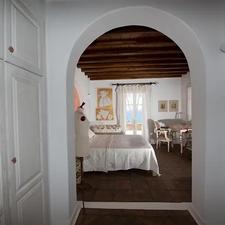 Alisahnea Mykonos